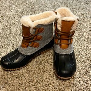 Maurice’s winter boots
